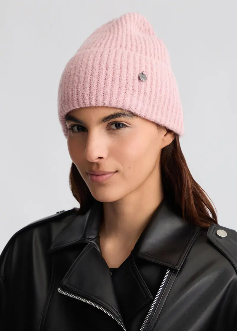 Трикотажная шапка бини