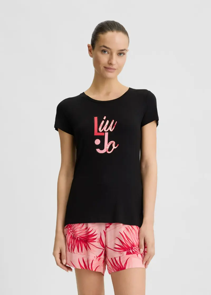 Футболка с логотипом