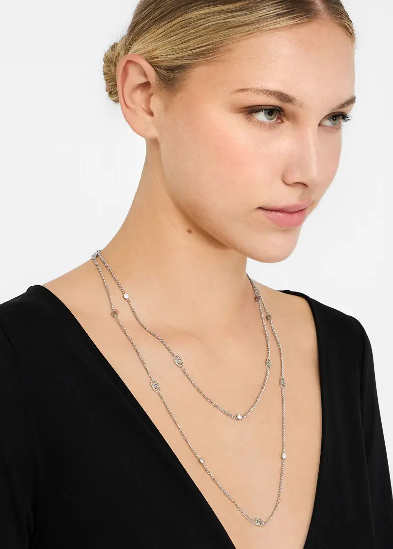 Ожерелье в несколько нитей со стразами